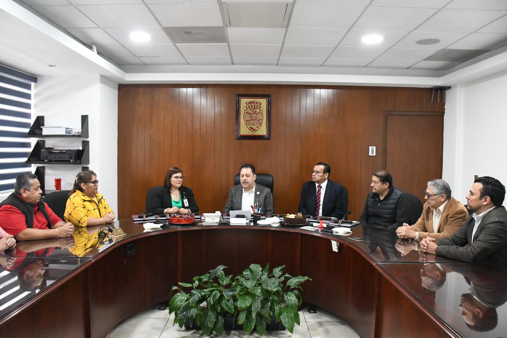 Reconocimiento al equipo jurídico del CEN del SNTISSSTE, con motivo del Día de las y los Abogados